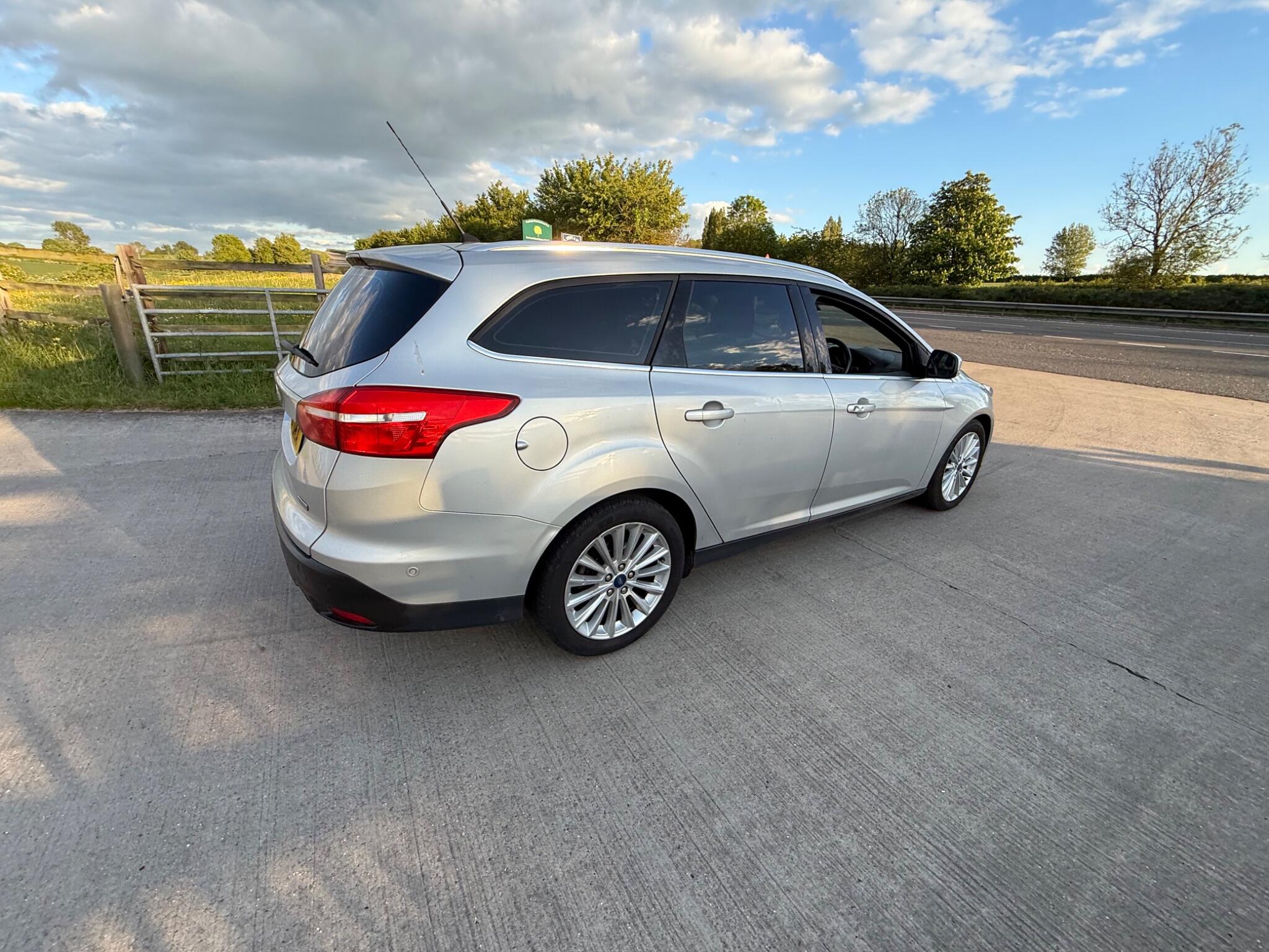 Ford Focus 1.5T EcoBoost Titanium X Euro 6 (s/s) 5dr — photo 97 of 126